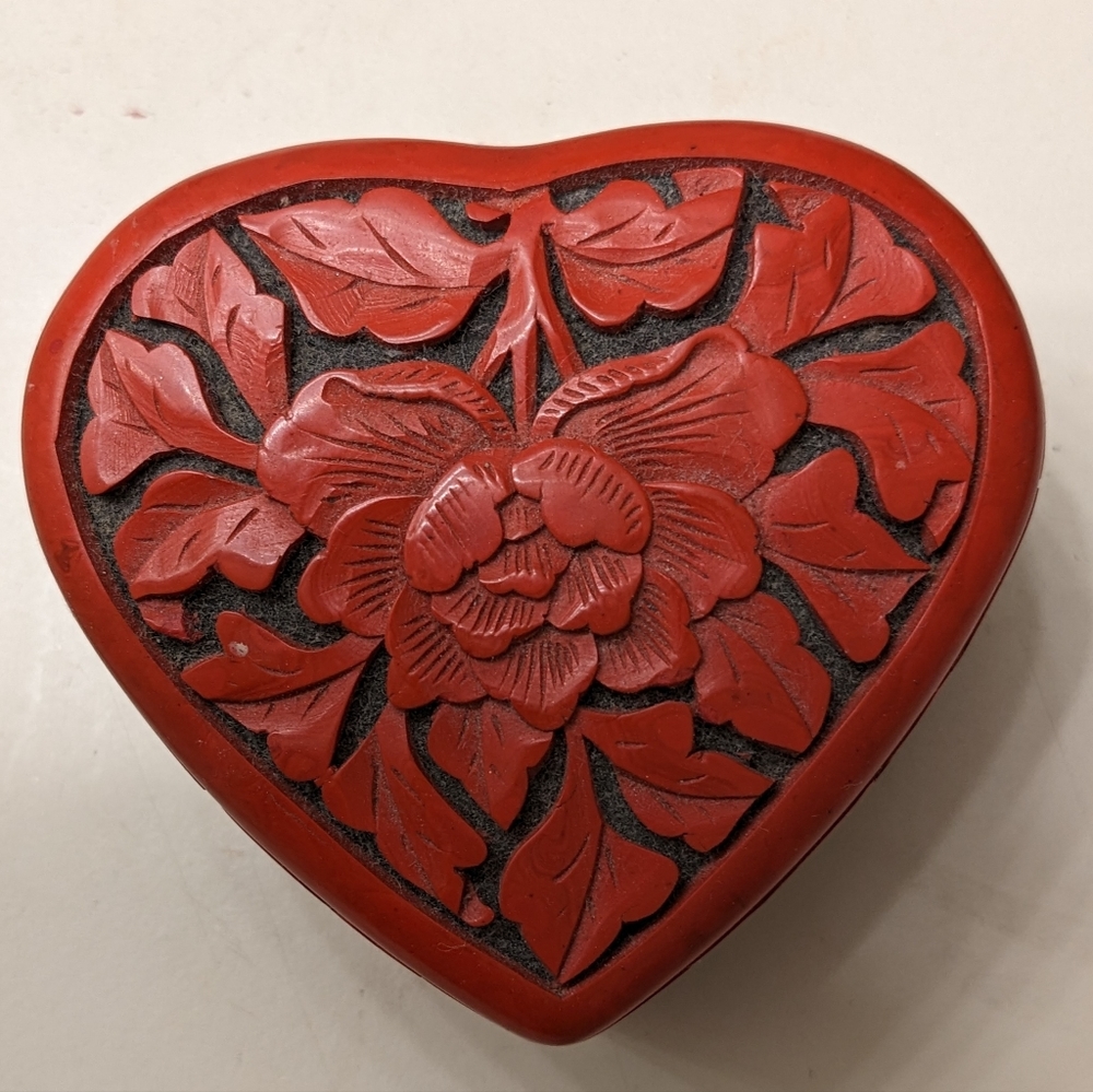 VTG Chinese lacquer trinket box